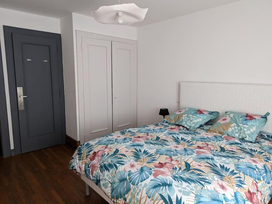 Appartement Plein Centre Saint Die Des Vosges Exteriör bild